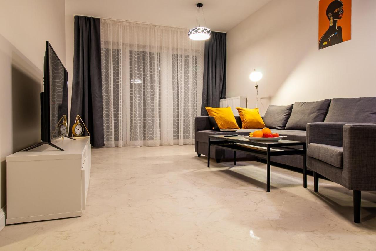 Apartament Athome - Chmielna 104 *
